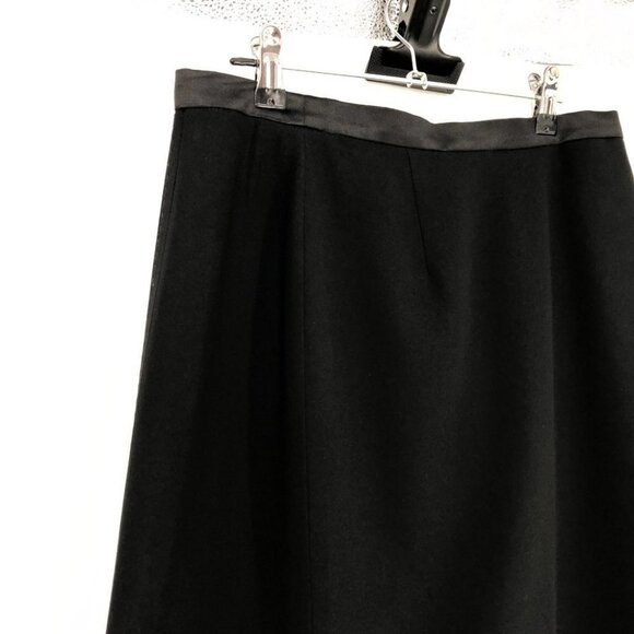 Max Mara Black Wool Knee Length Skirt back slit  size 12 - Picture 8 of 15